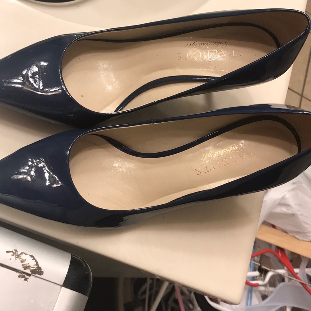 Shoes 👠 - Picture 3 of 4